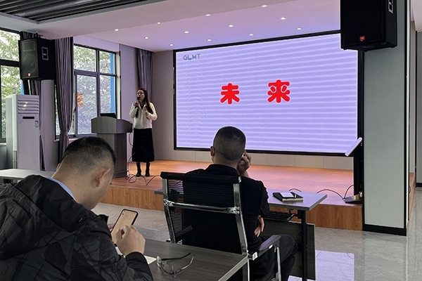 銷(xiāo)售經(jīng)理顧惠惠