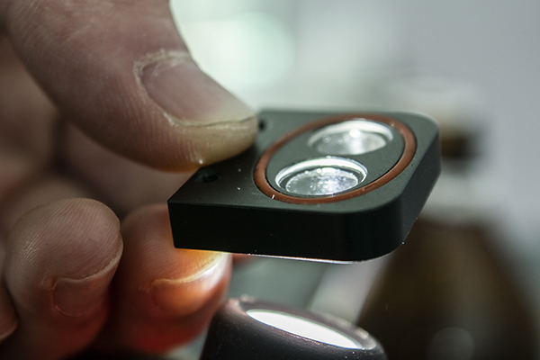 檢查直讀光譜儀透鏡情況